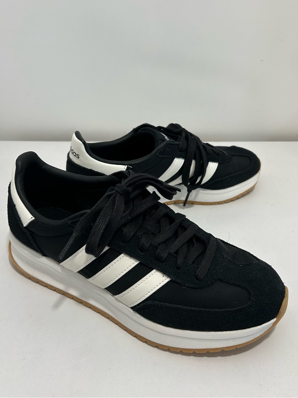 Adidas Black and White Cloudfoam Comfort Sneakers Womens 9/Mens 7.5 - Worn Once!